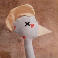 stoffhuhn pleitegeier raschelnd